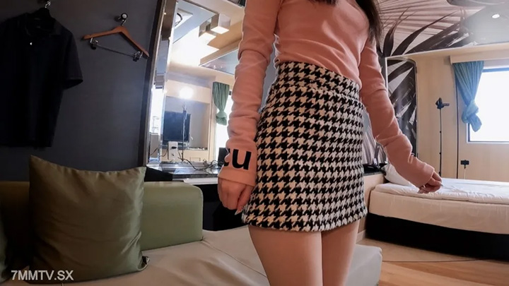 fc2-ppv-4798431-擁有出色舌頭的19歲♡我不知道她從哪裡學到的，但她禮貌的親吻和hyottoko口交是